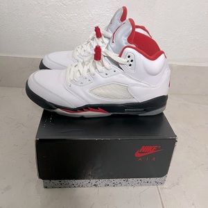 Air Jordan 5 Retro (GS) ‘Fire Red’